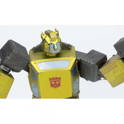 Metal Earth Luxusní ocelová stavebnice Transformers Bumblebee, barevná